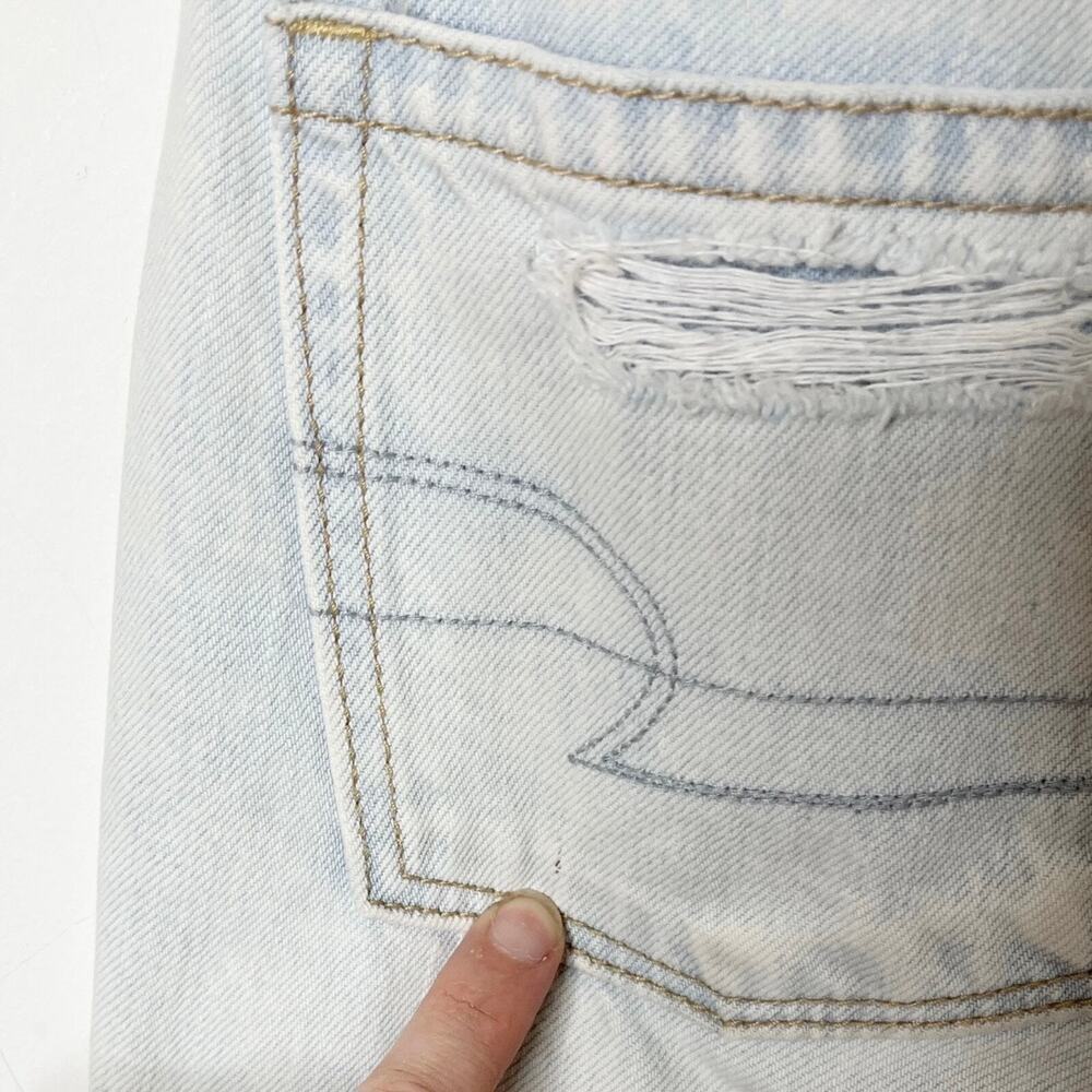 American Eagle Women's Mom Jeans 0 Distressed Light Wash High Rise Cut Off Denim - Picture 8 of 12